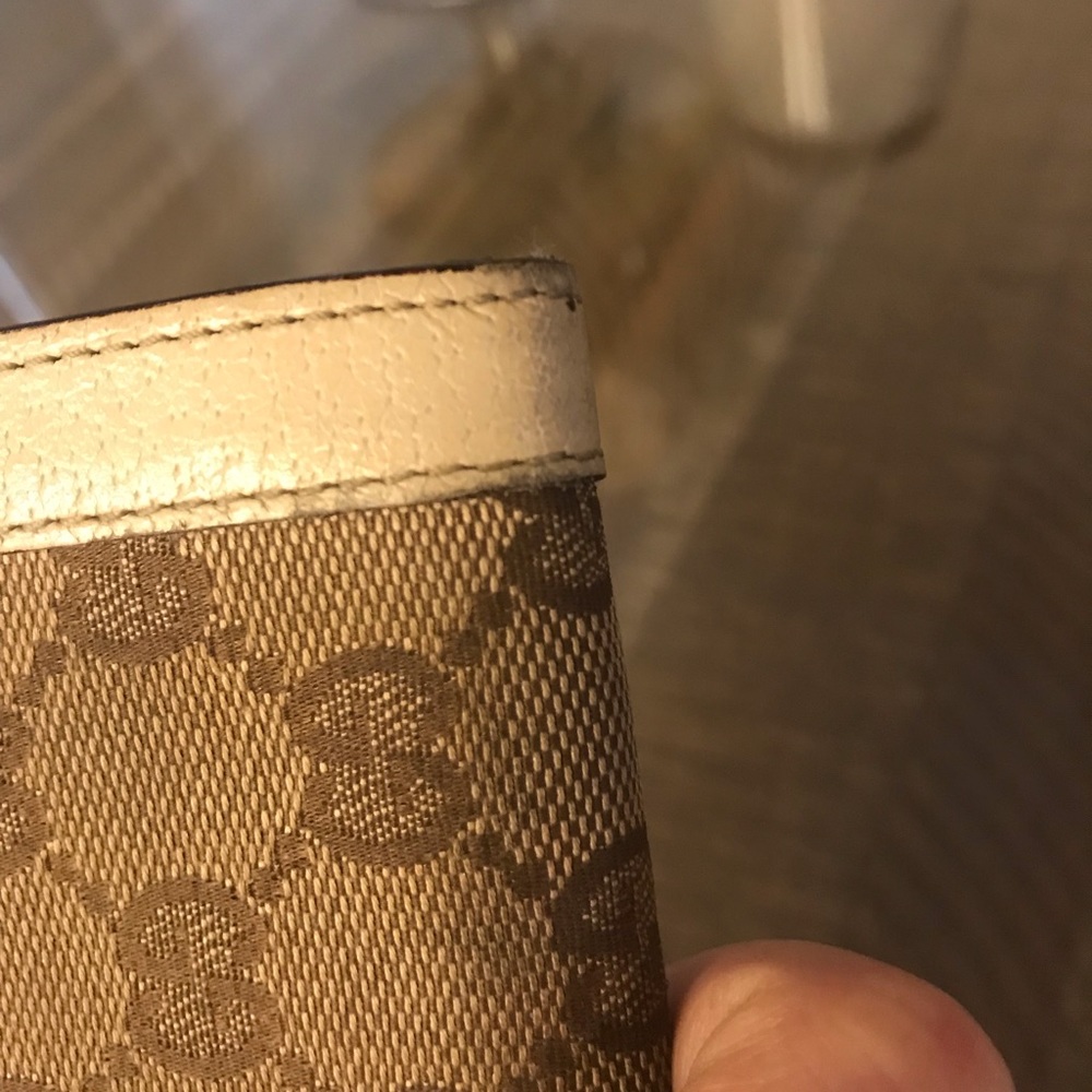 Authentic Gucci Bifold Wallet - Picture 6 of 16